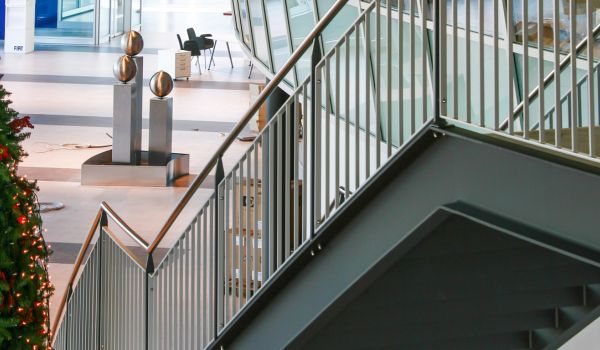 Garde-corps & balustrades métalliques — AWA Constructions Métalliques